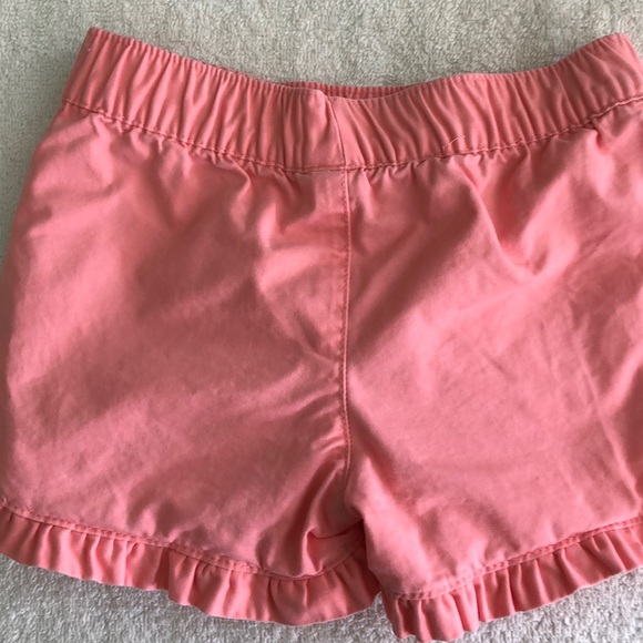 RUFFLED SHORTS SIZE 2T - Picture 2 of 5